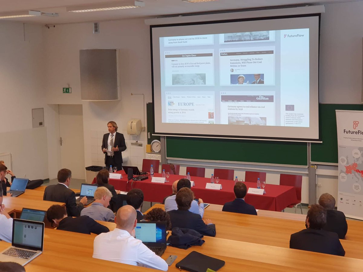 LESTLab's tweet image. Mr. Darko Kramar from #ELES 🇸🇮 #TSO is helding opening speech about the project #FUTUREFLOW 

&quot;Designing e-trading solutions for balancing markets&quot; 🔌💡👨‍🏫

The #energy provided by #consumers and #prosumers is relevant to the stability of the #electrical #network ⚡️💡🌞

#eem19