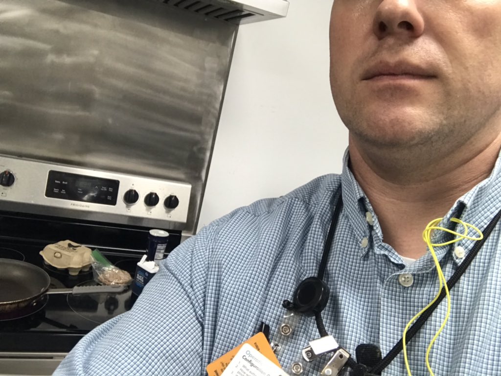 subschneider's tweet photo. Happy operators make for happy Nuclear Reactors. #MakingBreakfast #DawgHouse #GreenNuclearDeal https://t.co/mdlJezI1Oe