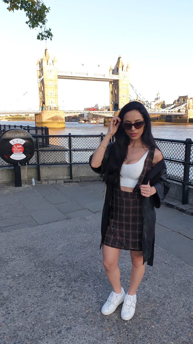 ju__juma's tweet photo. Londres... que lugar maravilhoso, pena que o clima lá não colabora! Nem tudo é perfeito 🤷🏻‍♀️ 🥰
#LondonBridge #london #Travel #travelgirl #UnitedKingdom #travelingmodel #iloveit https://t.co/C9BGNoFlok