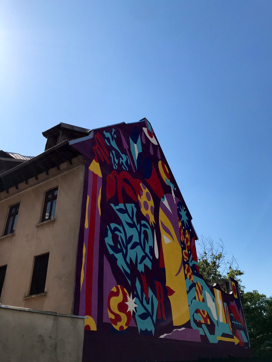 Black_Jamie's tweet photo. If you ever get the chance, visit Bucharest, Romania 🇷🇴.
HT @ComunaTravel https://t.co/l30ZQCbdQO