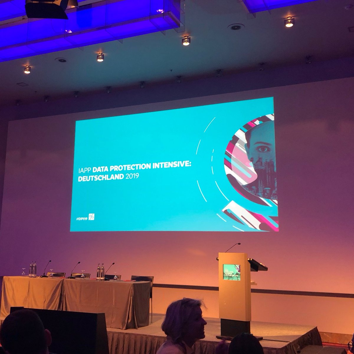 DS_Experte's tweet photo. Experten unter sich auf der #IAPP #DPI19 😉– und jederzeit für einen Austauch offen! #dse #datenschutzexperte https://t.co/xGSBoRboUe
