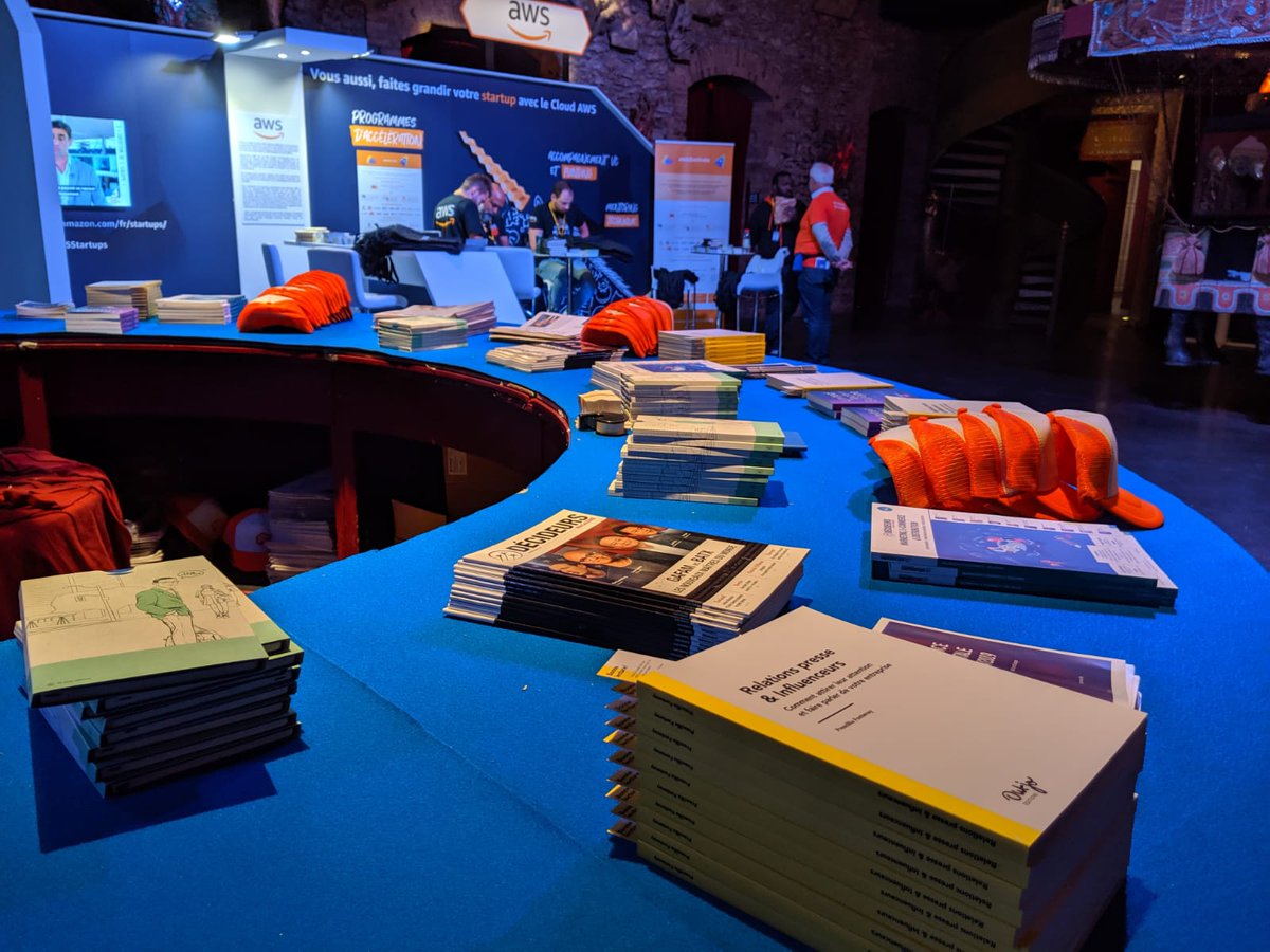 PrescilliaFty's tweet photo. Aujourd'hui, #Outjo est partenaire du #FDDay de @FRdigitale ! Retrouvez-moi à l'espace Unicorn & découvrez le livre RP & Influenceurs (avant qu'il n'y en ait plus, ils partent à toute vitesse !!) https://t.co/QAFsBncyWR