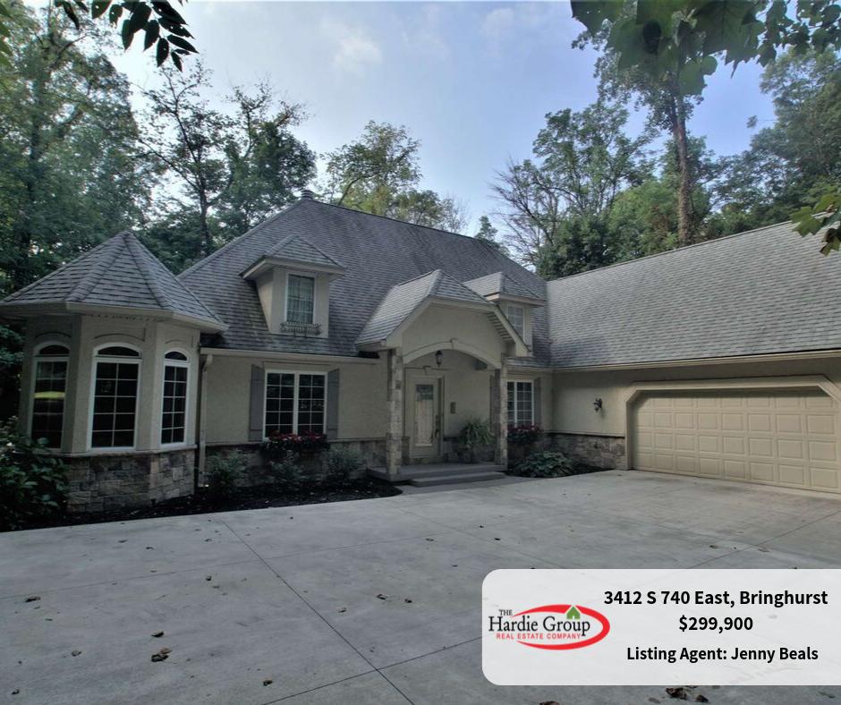HardieGroup's tweet photo. There is a view from every room in this Dan Fawcett custom built home! The living room has a floor to ceiling stone fireplace, cathedral ceilings and overlooks the covered porch. The kitchen features arch doorways, Kraftmade soft close cabinetry, cathedral https://t.co/HPmwgerVen https://t.co/2fdyhxe5z9