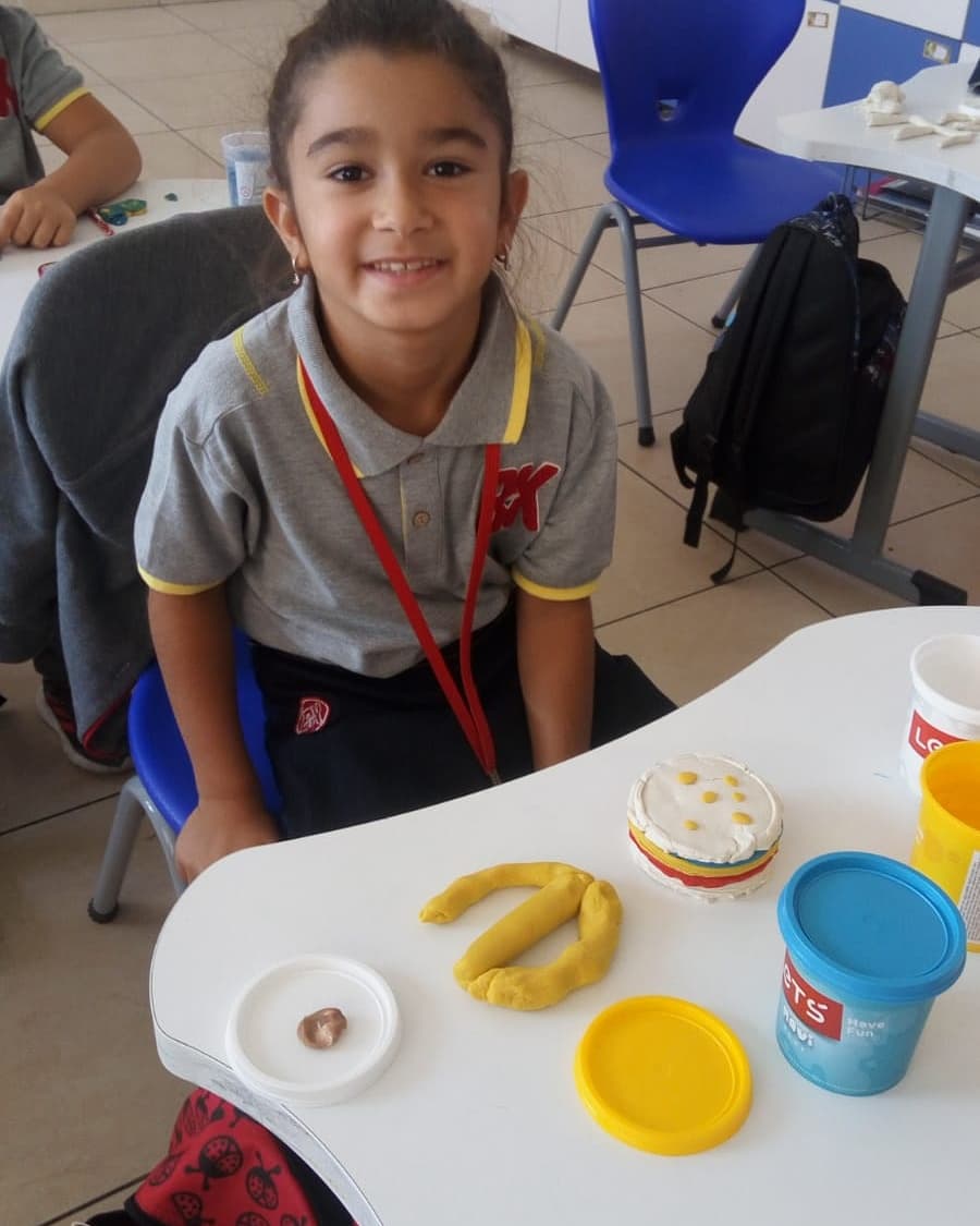 BKKutahyakampus's tweet photo. 1-A sınıfı öğrencilerimiz ilk harfini eğlenceli bir şekilde öğrendi.#kutahyabk #ilkharf #heyecan #heranımdabahcesehir https://t.co/EtqApLIdJF