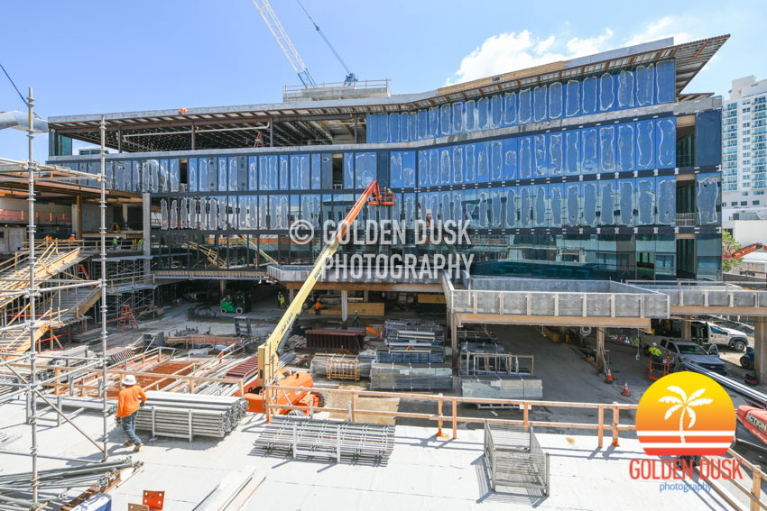 GoldenDuskPhoto's tweet photo. One Cocowalk Construction Progress Photos #cocowalk #onecocowalk #coconutgrove #miami @CoconutGroveBID @cocowalk @ComrasCompany @FederalRealty @beame https://t.co/O6k3uRmHo9 https://t.co/1HIyXjpy88