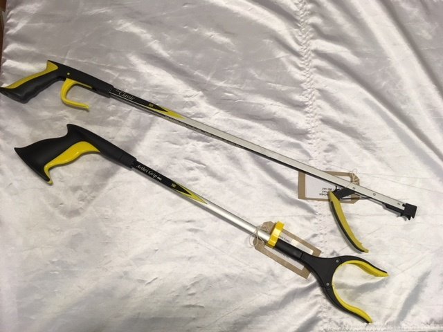ILCDevon's tweet photo. #gadgetoftheweek ! Struggling to reach items high or low, difficulty getting dressed or shutting those hard to reach curtains? A long handled reacher may be your solution @HelpingHandCoUK. #livewithease #doingitformyself #dailylivingaid https://t.co/jNY0EnCjRe