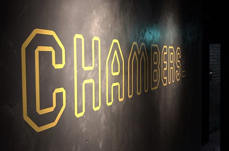 "..... brilliantly bonkers with kooky cuisine and surreal sets." 

Well, yes, it is! 5 whole courses of kooky cuisine as well! 

Read the full #GLChambers #review from <a href="/RudeToStare/">Its Rude To Stare</a> here:  ow.ly/rrVm50wbvQZ.