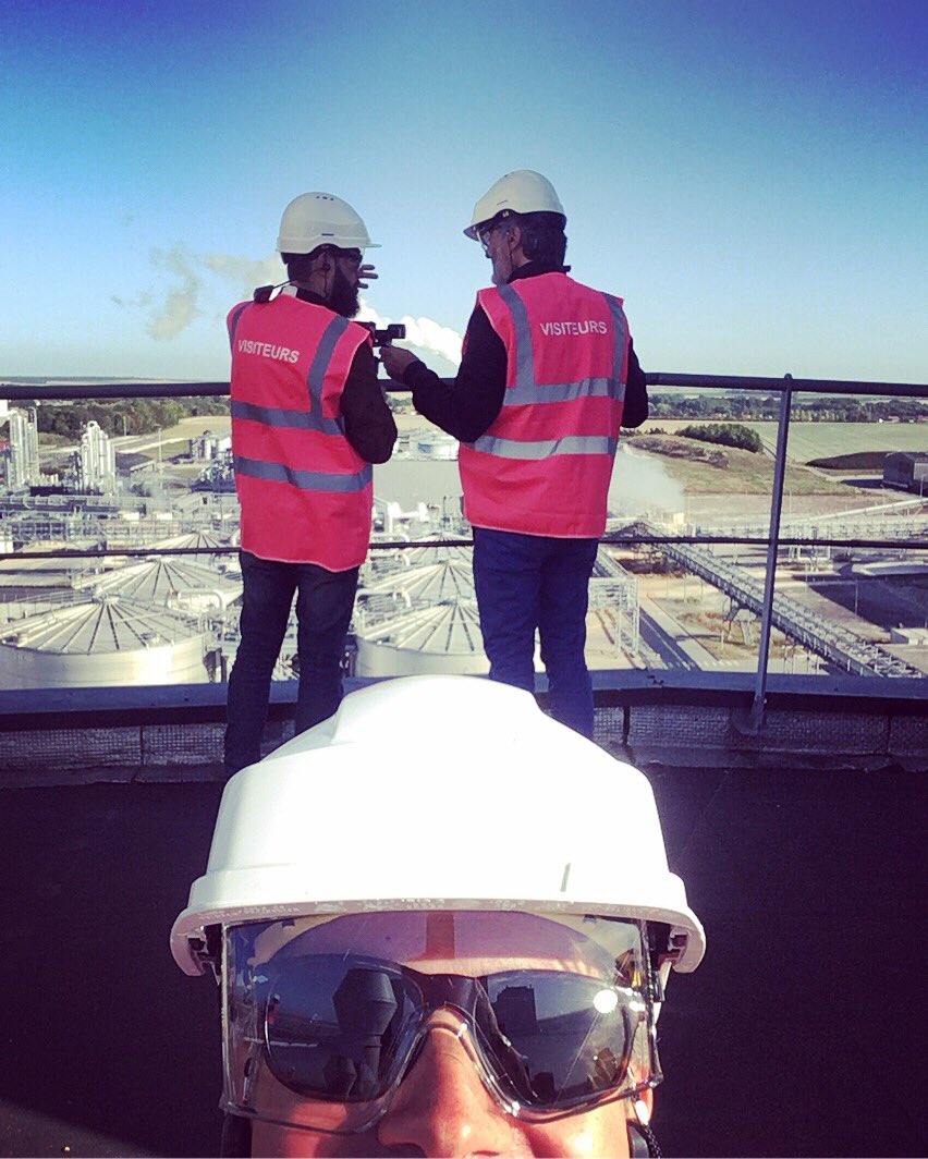 CedricFreour's tweet photo. Qu’est-ce qu’on fait ? En tout cas on est sacrément casqué 🙀😂✨🤩 A suivre bientôt sur POA...💡 #gopoa #petitesobservationsautomobiles #fordkuga #e85 #enfranceonapasfepetrolmaisondel... https://t.co/3WidkGsxkd