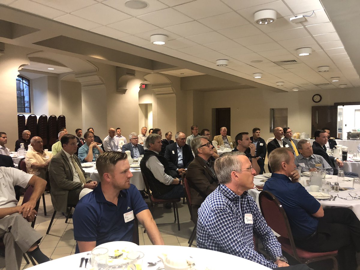 RuttenJoe's tweet photo. A tremendous turnout for the @CMBFSF Mass & Breakfast reflection! #menforchrist #calledtobeheroes #menonamission #leadwithvirtue https://t.co/vOp1CNZBvG
