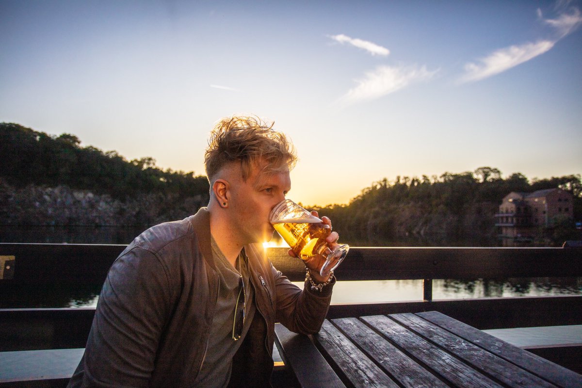 thedriivemusic's tweet photo. A pint (preferably San Miguel) a day keeps the doctor away ๐บ
- ๐ท Ash Sudra Photography
#thedriive #viewsandvibes #scenic #sunset #goldenhour #stoneycove #photooftheday #musiclife #letshaveapint #sanmiguel #waitingfortomorrow https://t.co/I3SxHKch3h