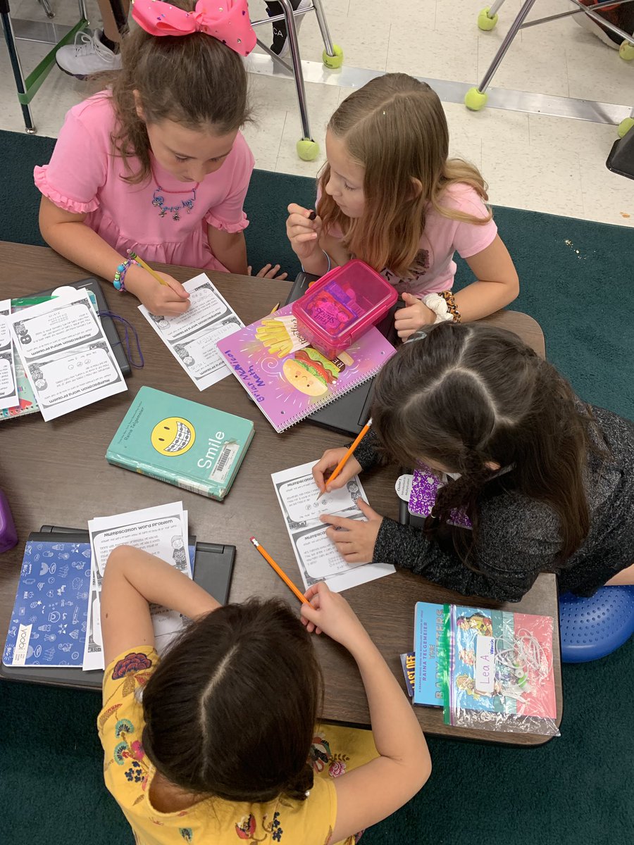 Pes3rd's tweet photo. Some third graders collaborating this morning! We are finding errors in multiplication and division problems ๐ค #extensionlearning #mathtalks https://t.co/EIuh1DE5yu