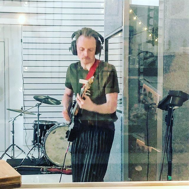 postelecstudio's tweet photo. Laying down some guitar on @Hamish hawk new album. Fender telecaster into 1964 @ampeg reverb rocket #newmusic #edinburghrecording #musicproduction #recordingstudio #edinburghmusic #fendertelecaster https://t.co/lUv96qOq32 https://t.co/rkCiMq8wbM
