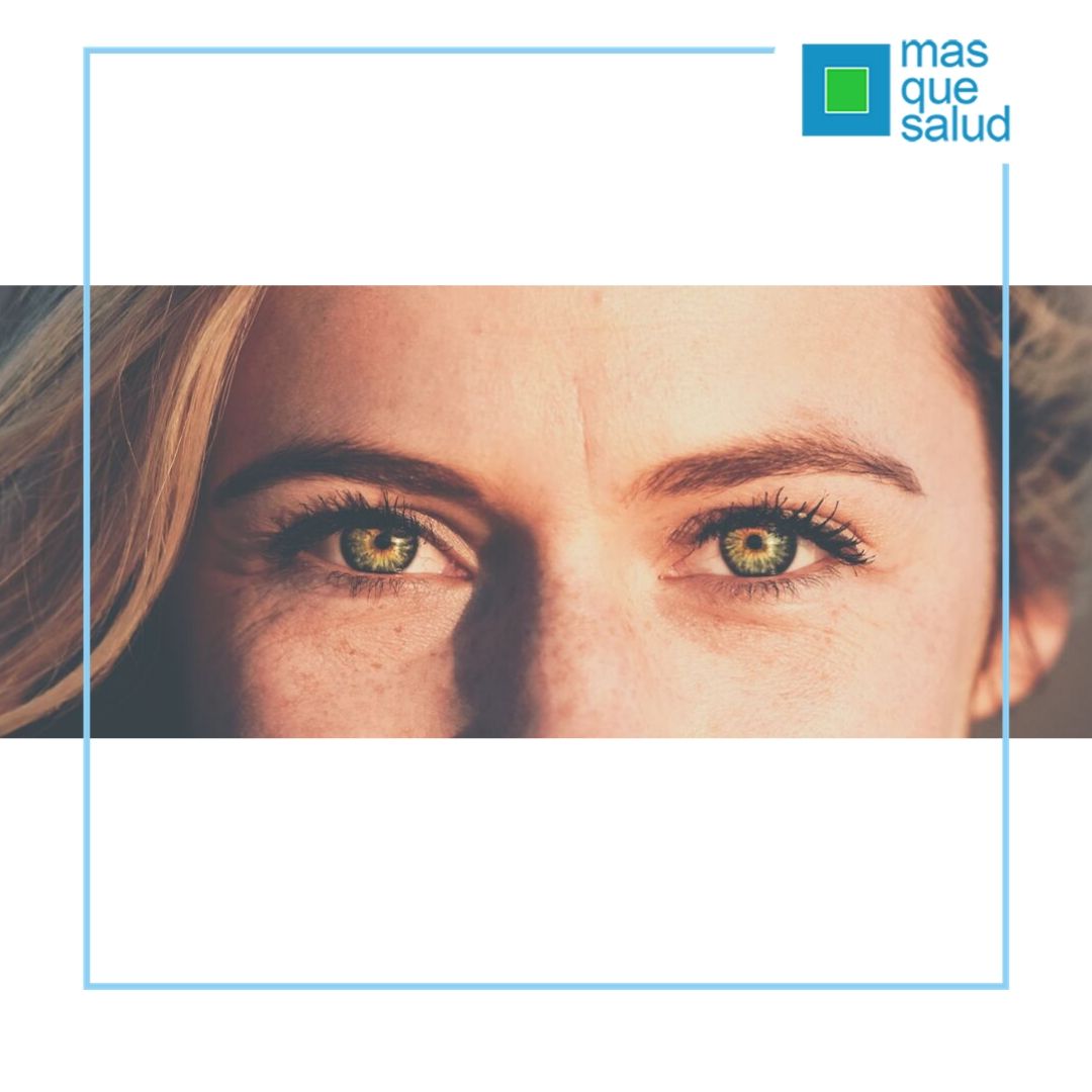 MQS_Blog's tweet image. Si te preocupan las famosas &quot;patas de gallo&quot;, deberías leer el nuevo artículo de nuestro blog 👉bit.ly/2miJFeA👈 5 rituales definitivos que tienes que poner en práctica para cuidar la zona del #contornodeojos y disminuir las #arrugas  ¡Súper útil!😊 #masquesalud