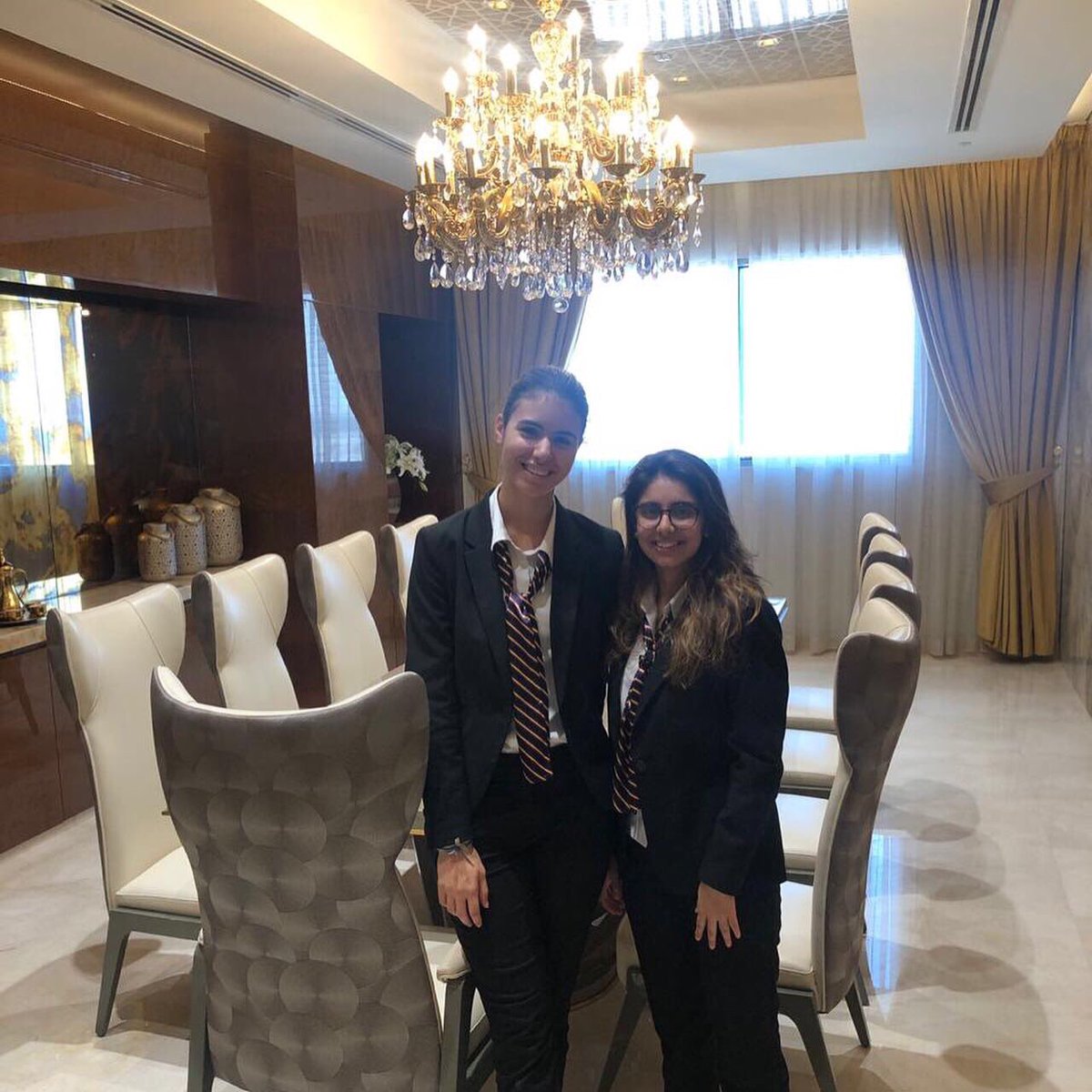 SCSDubai's tweet image. Two of our future medics building partnerships as part of the Sixth Form REACH programme. They are both looking forward to spending some time at Mediclinic this year to prepare them for the future #SCSyear12 #SCSsixthform #SCSreach #SCSsuccess #SCScareers #SCSworkexperience