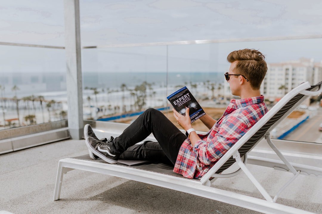 MosClement's tweet photo. It is not easy to juggle between a job and your education. But freelance writing offers you the freedom to do just that. https://t.co/BFfVO4h0Uy via @mossclementk #freelancewriting #tips #beginners #freelancebloggers https://t.co/4BpcJX07wW