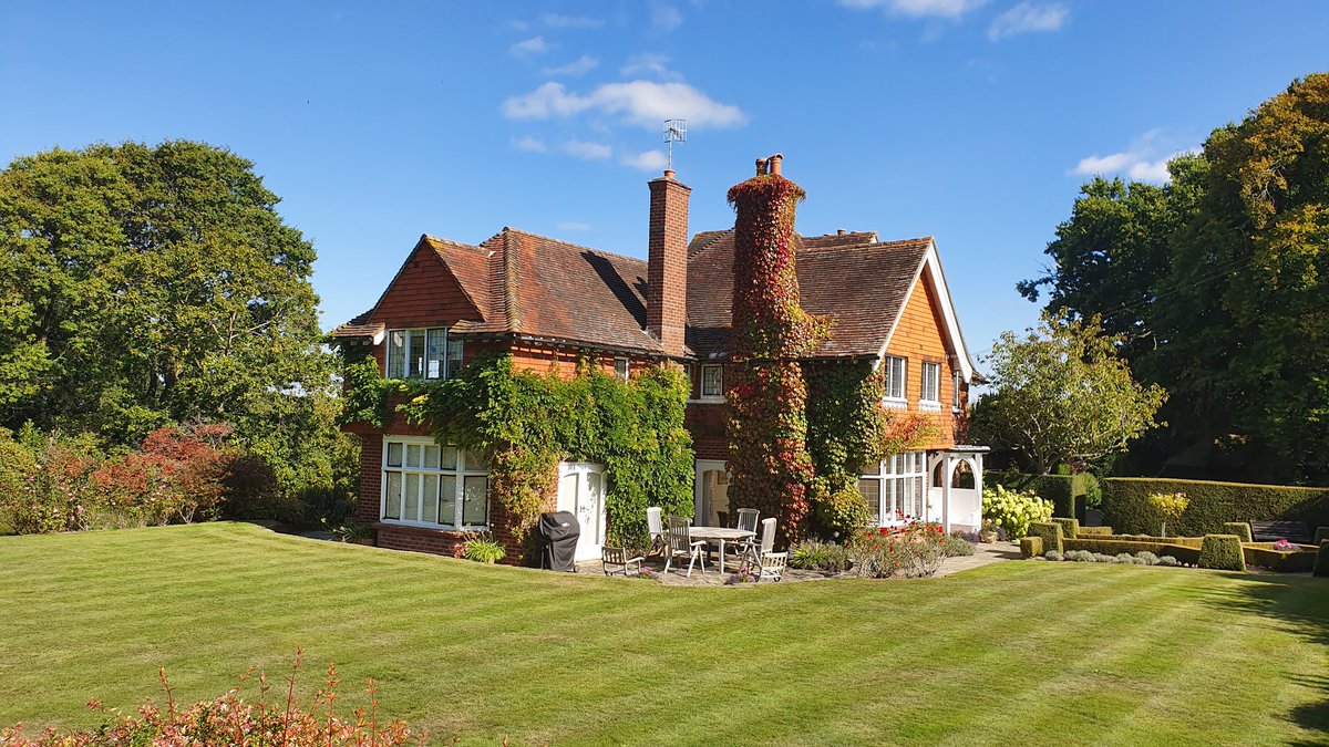 DecoratorAndy's tweet image. One of our last outsides of the year #MasterDecorators andrewpullen.co.uk