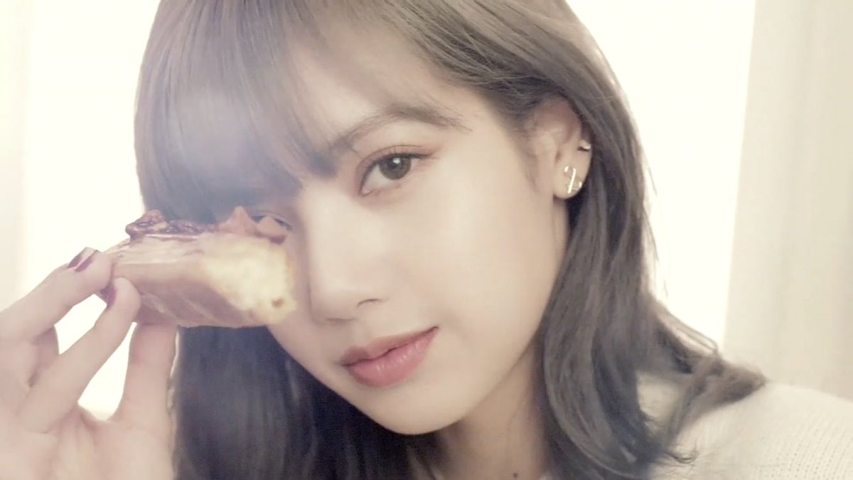 _fluffylisa's tweet image. she’s so beautiful ㅠㅠㅠㅠ