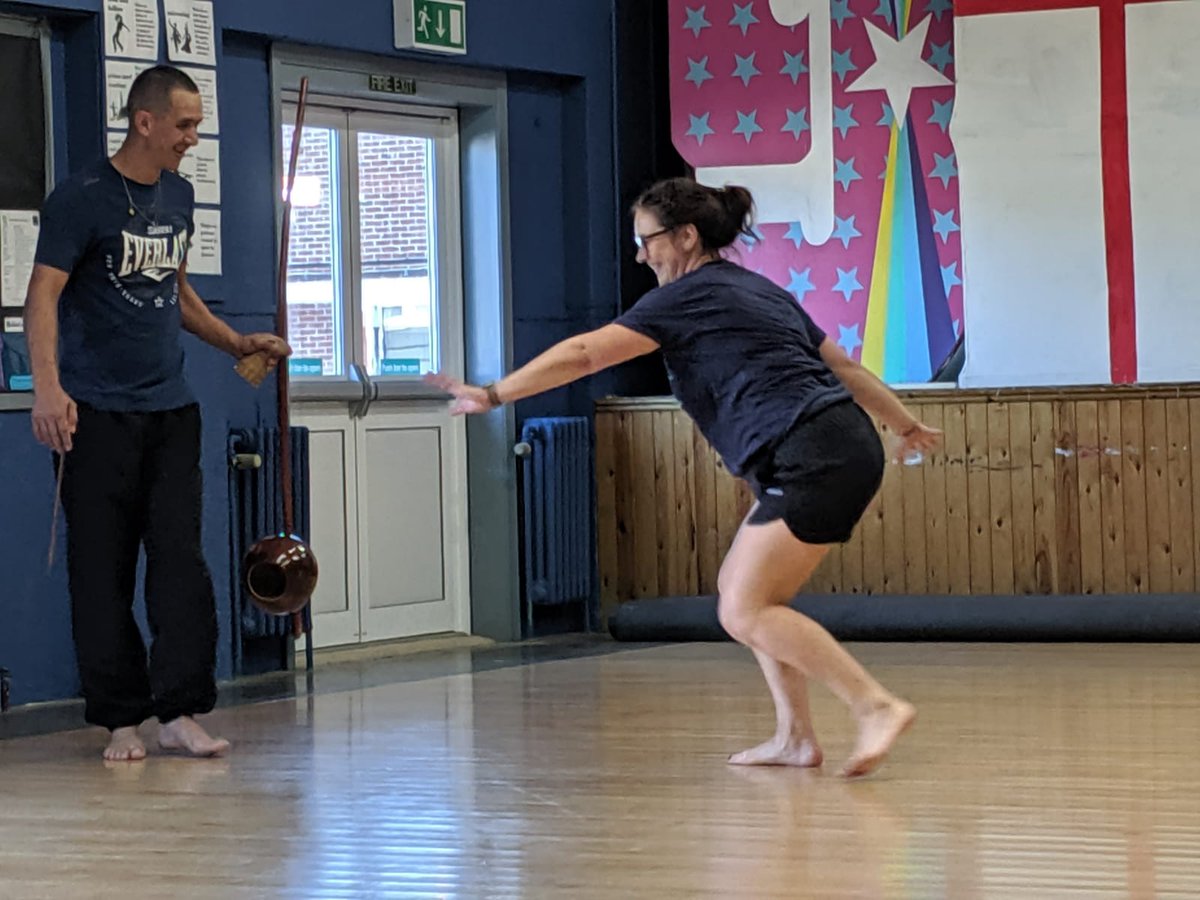 PDSW_org's tweet photo. Our wonderful Afro-brazilian dance teacher Silvio is leading a session at @poole_high today for Yr 10 GCSE Dance students 👌 a great way to start the day with #capoeira and live music! #learningassociates #GCSEdance #partnerdance #alinhacurvarambert https://t.co/pjTii7leRA