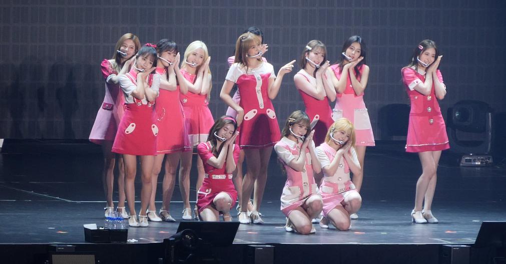 [4K] 190908 EYES ON ME in JAPAN 아이즈원 - Airplane 직캠 fancam youtu.be/bStHRigu7TA <a href="/YouTube/">YouTube</a> 님이 공유