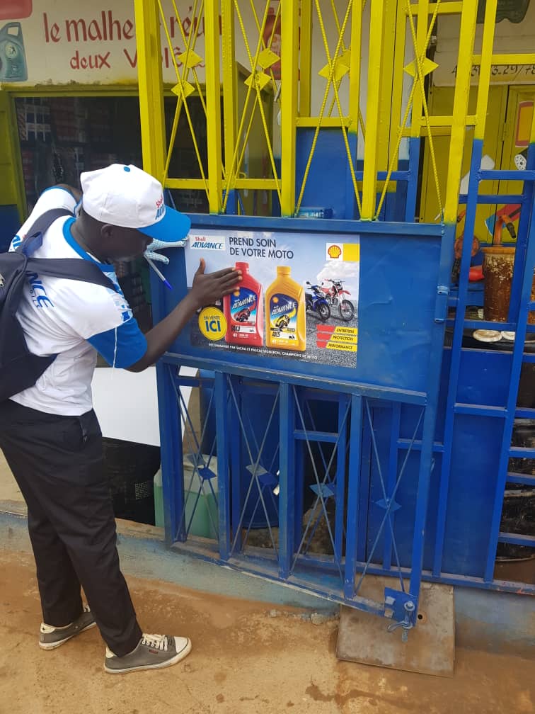 LKA_SERVICES's tweet photo. les huiles de moto #SHELL_ADVANCE à Abengourou
LKA SERVICES depuis ce lundi a l'intérieur de la Côte d'Ivoire pour l'opération d'#affichage, d'incitation à l'achat et de #recrutement de marchands
#LKAServices #Proche_de_la_cible
#marketing_Opérationnel
#Agence_Conseil https://t.co/E5YMeIGHrm