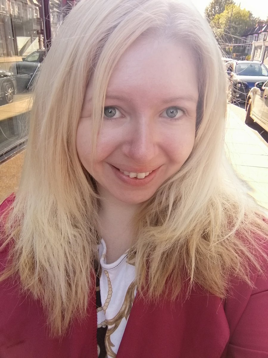 Helenography's tweet photo. Mixing up my usual awkward bus #selfie patter by taking a photo as I'm boarding the bus.
I know. You folks did NOT see that coming.
Happy Wednesday.
#nofilter #stillawkward https://t.co/2DYW0Hgb6K