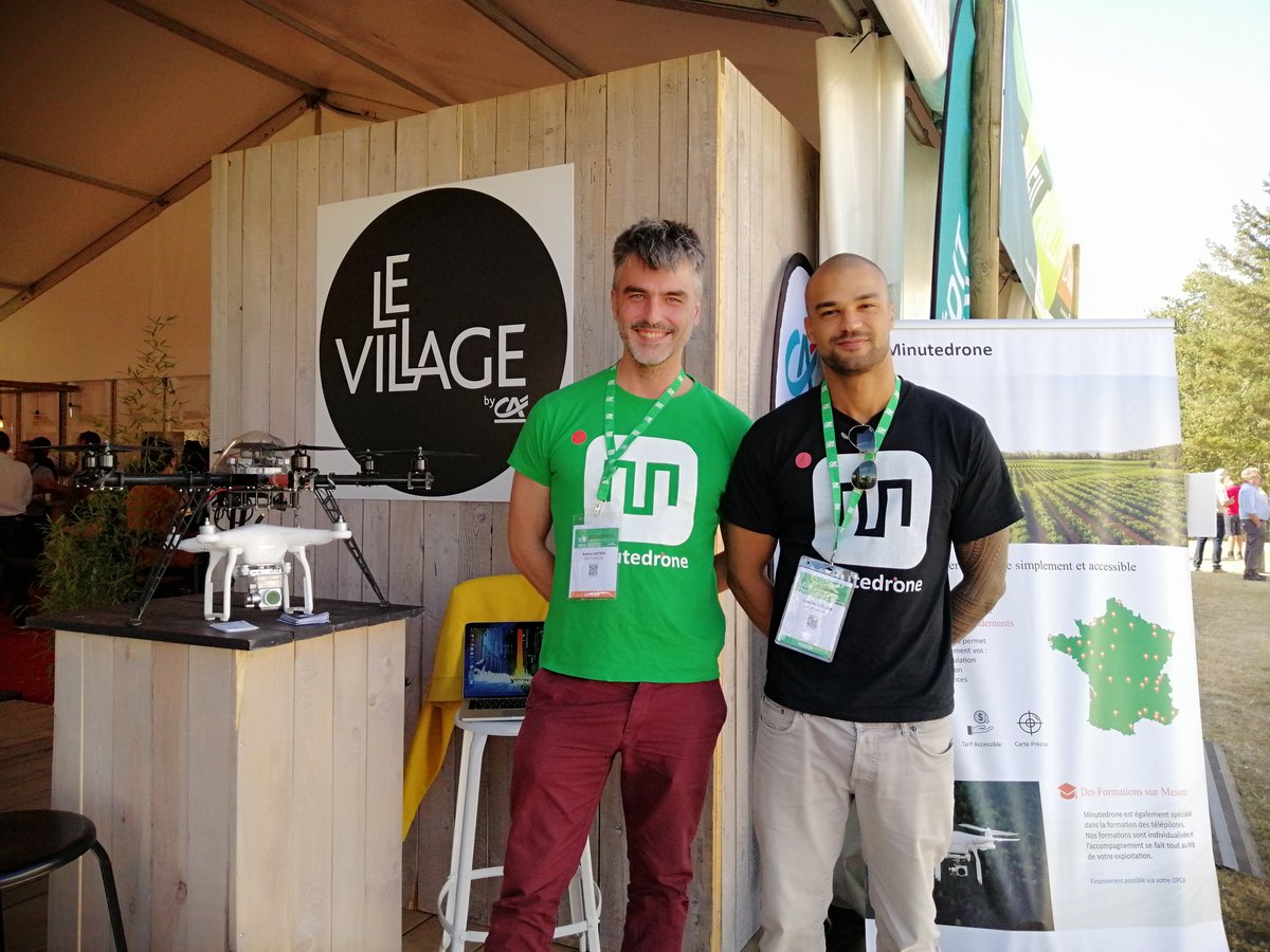 CASudRhoneAlpes's tweet photo. L'équipe de @MinuteDrone hébergée au @VillageCASRA vous attend pour vous présenter sa solution d'imagerie agricole  📷 #technbio2019 🌱 @TECHetBIO https://t.co/JxcZUpbE8i