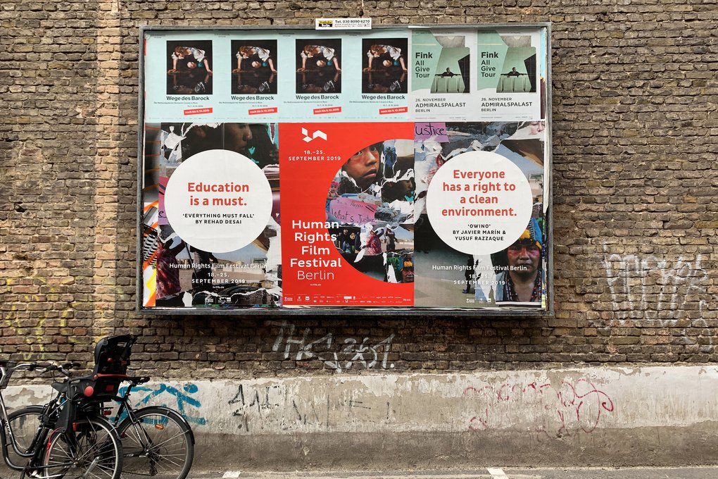 Heute Abend beginnt das <a href="/hrfilmfestival/">Human Rights Film Festival Berlin</a> , organisiert von <a href="/acf_deutschland/">AktionGegenDenHunger</a> sowie der NRC Flüchtlingshilfe und <a href="/stc_de/">SaveChildrenDE</a> !  humanrightsfilmfestivalberlin.de Wir durften uns wie im letzten Jahr der Gestaltung sämtlicher Kommunikationsmedien sowie dem neue Design der Website widmen. #hrffb
