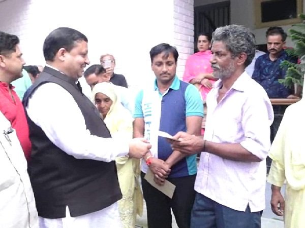 himachalkesari's tweet image. himachal.punjabkesari.in/himachal-prade…
भेड़पालकों को 'मरीनों' करेगी मालमाल, पशुपालन मंत्री बोले- सरकार ला रही विदेशी नस्ल की भेड़ें
#MerinoForeignbreed #Sheepfarmers #Una