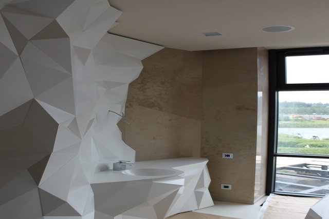 labstone's tweet image. При достаточной аккуратности отделка и изделия из натурального камня прослужат очень долго: можно гарантировать, что надоесть они успеют намного раньше, чем придут в негодность. Это следует учитывать, планируя отделку из натурального камня для ванной… t2p.pw/ujRzehsW9s