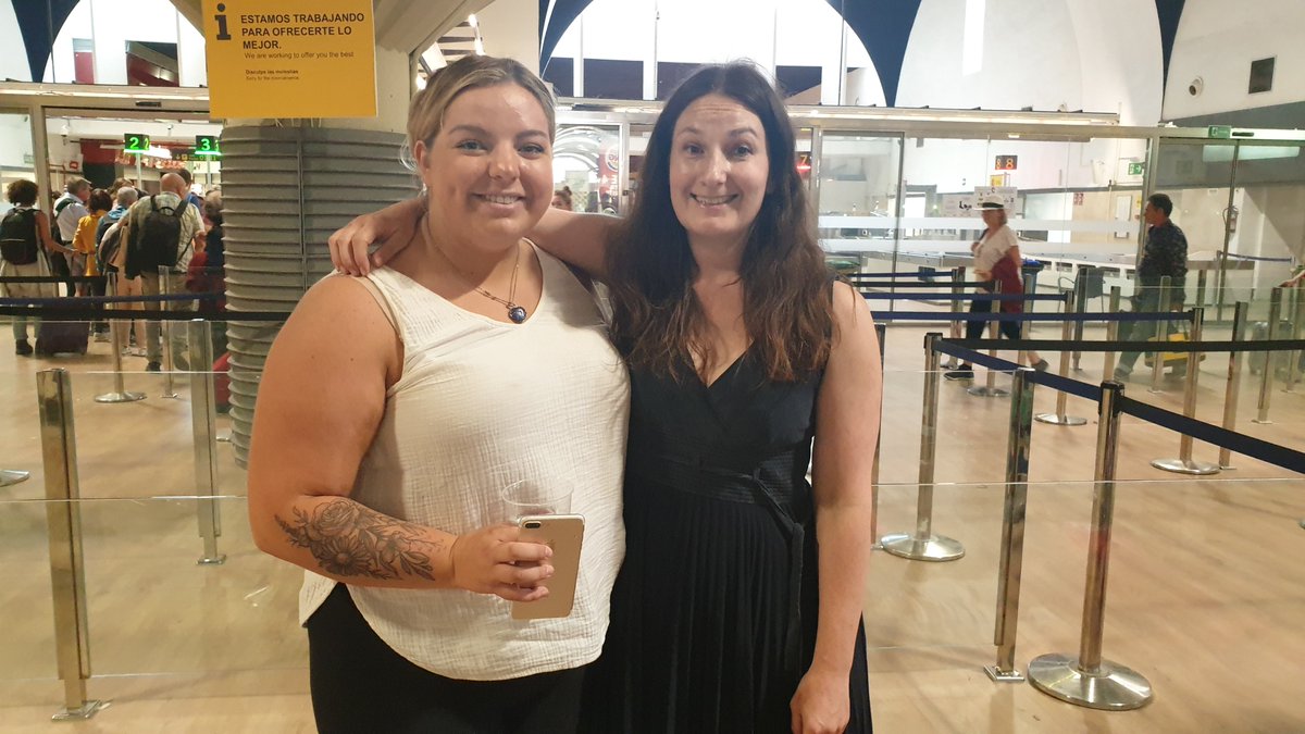 El pasado día 14 mi hermano entró en parada cardiorrespiratoria en el aeropuerto de Sevilla.

Gracias a que fue socorrido por dos doctoras extranjeras, al médico del <a href="/aeropuertoSVQ/">Starknet quest Alpha</a> y a la <a href="/guardiacivil/">Guardia Civil</a>, se produjo el milagro de salvarle la vida.

Mi más profundo agradecimiento.