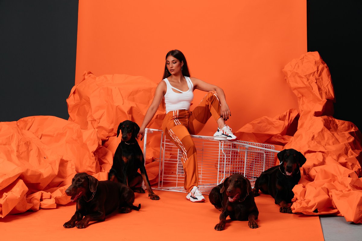 .<a href="/chillaofficiel/">CHILLA</a> devient l'ambassadrice de la #ozweego par <a href="/adidasFR/">adidasfr</a> !
#ARstudios <a href="/CapitolFR/">Capitol Label Services</a>