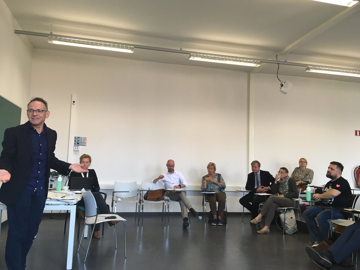 euspr's tweet photo. Post-conference workshop on the xChange registry with @GregorBurkhart @nick_axford and Charlotte de Kock #euspr19 https://t.co/vIJ7VlfgxL