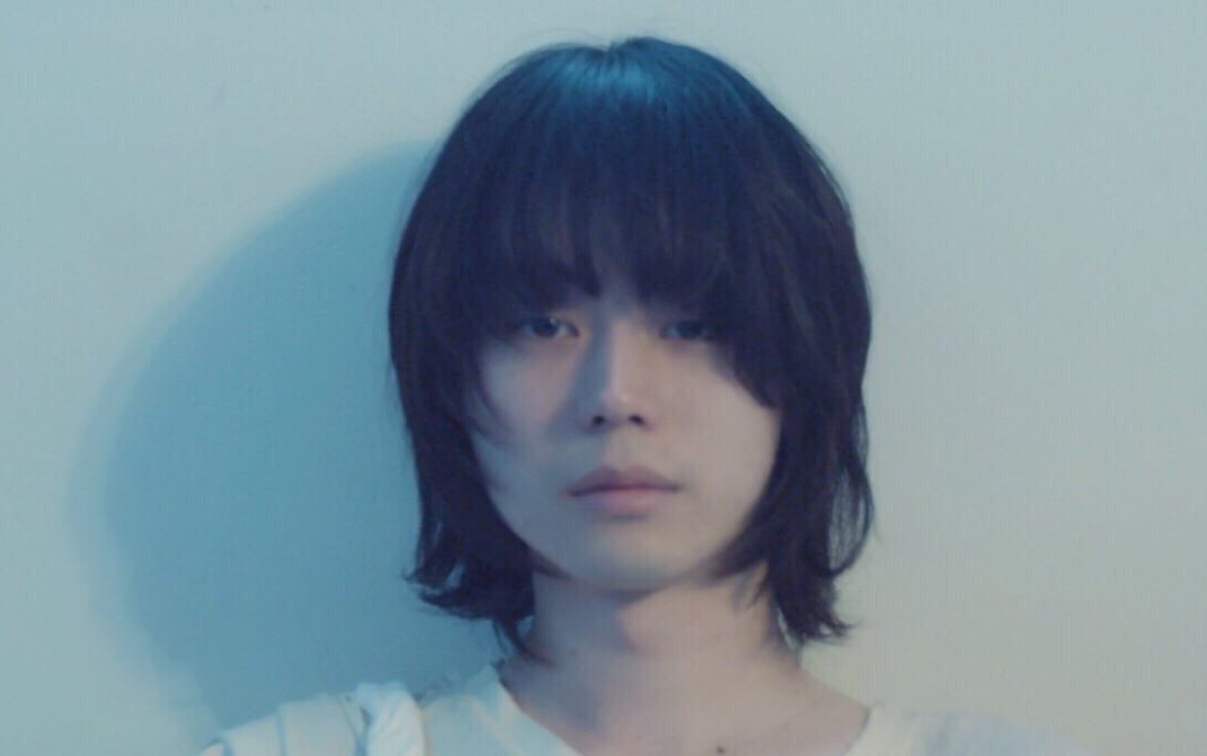 羊 美人の男はおでこを出したほうがいいというのは概ね分かるけど美しいものは隠れているほど艶っぽいし 長い前髪 から覗く妖しい眼差しが大好物なので長髪で顔を覆った美青年も最高 羊 美人の男はおでこを出したほうがいいというのは概ね分かるけど美しいものは隠れているほど艶っぽいし 長い前髪 から覗く妖しい眼差しが大好物なので長髪で顔を覆った美青年も最高