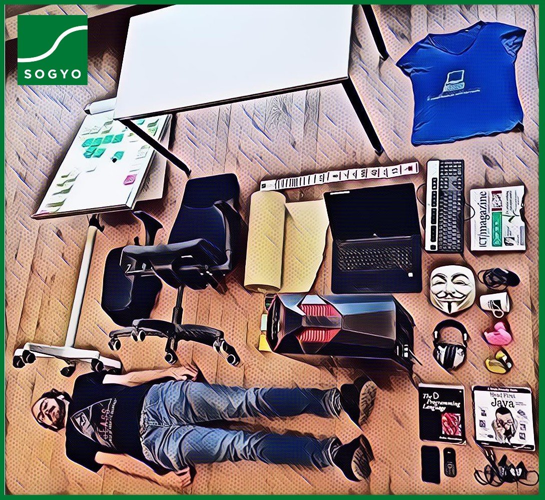 sogyo's tweet photo. #TetrisChallenge bij Sogyo! Herken jij de attributen op de foto? Wij zijn benieuwd of wij volgens jullie nog dingen missen waar een software engineer niet zonder kan! 

#Tetris #Challenge #Software #Engineer #Softwarengineer #Sogyo #WerkenbijSogyo https://t.co/DdnyAc781w