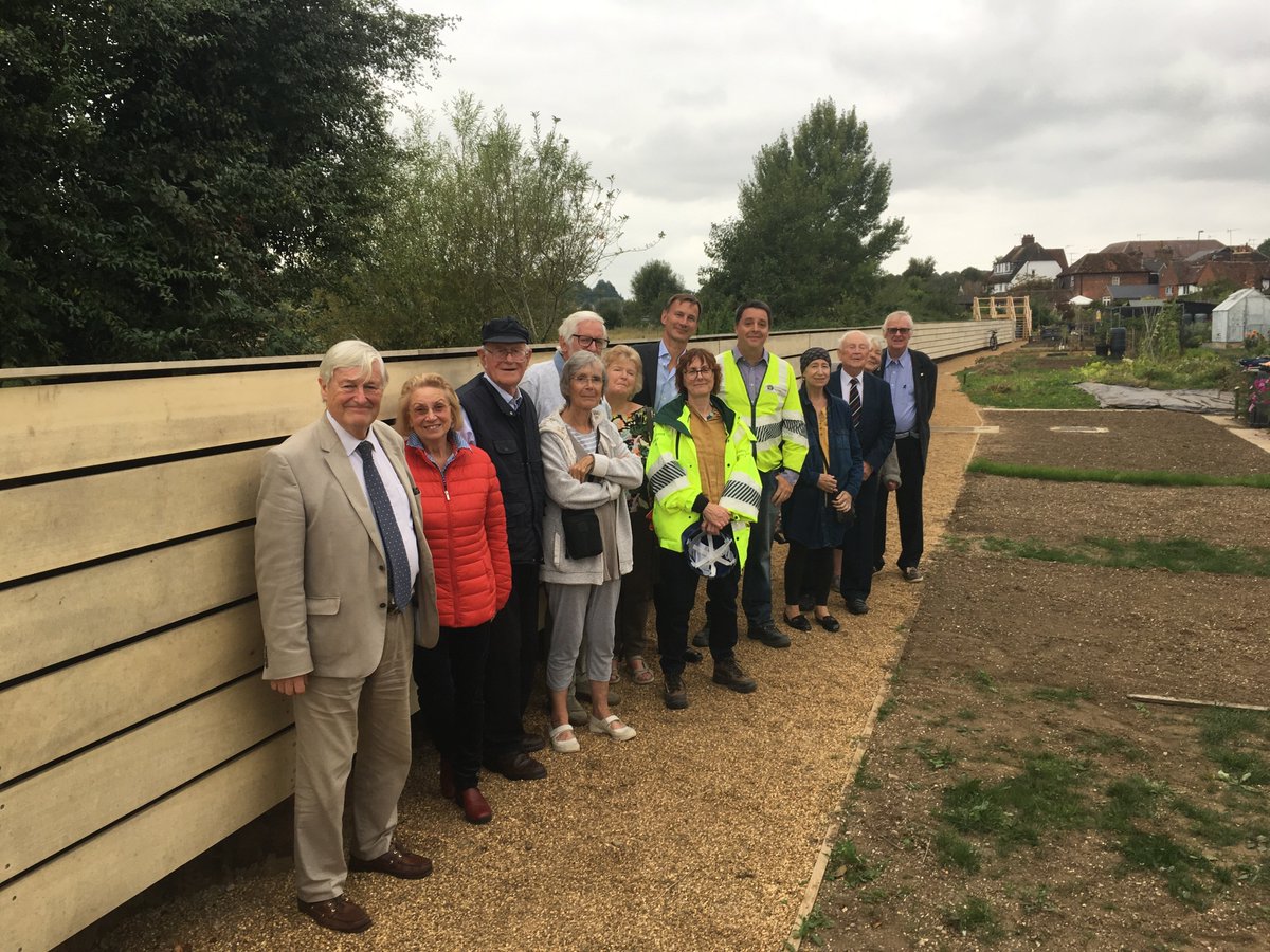 Jeremy Hunt MP &amp; local residents had a tour of the Godalming Flood Alleviation Scheme this week. The scheme is nearly complete &amp; will reduce flood risk for at least 90 properties.  #Godalming #Surrey #floodaware