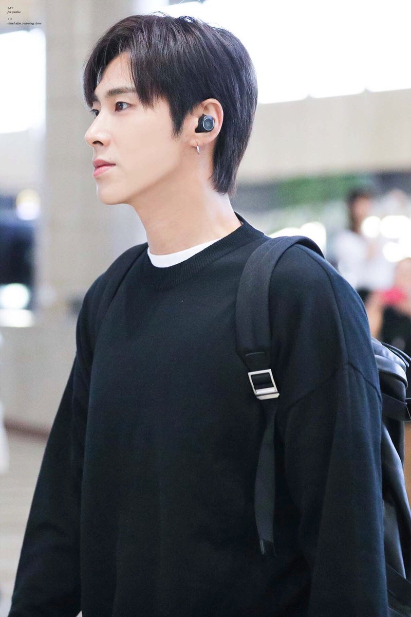yibaoredd's tweet photo. I feel like its been so long since I saw your picture and babe, you are still my favorite https://t.co/D9Y7GOcnMG