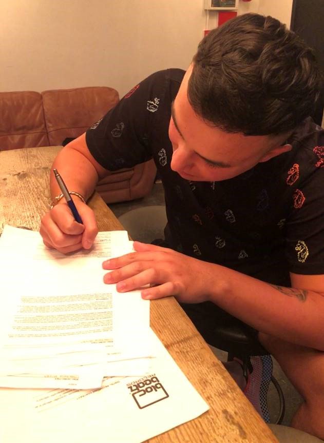 LukeRoper's tweet image. After a big season playing in some of the world’s top clubs, LUKE ambassador @DJELJOFFICIAL has just signed his record deal with Bloc Beatz.
He recently debuted his single “Hallucinations” at the Ibiza Rocks Bar. 🔥