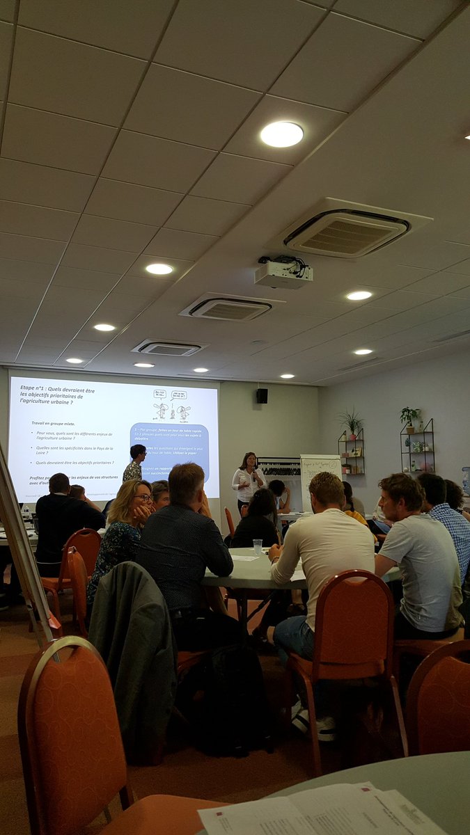 inrae_act's tweet photo. A l'atelier @ademe @SCE_keran à #Angers sur le développement de l'#agriculture urbaine en Pays de la Loire : quels devraient être les objectifs prioritaires de l'AU ? https://t.co/4jdzvXnF9D