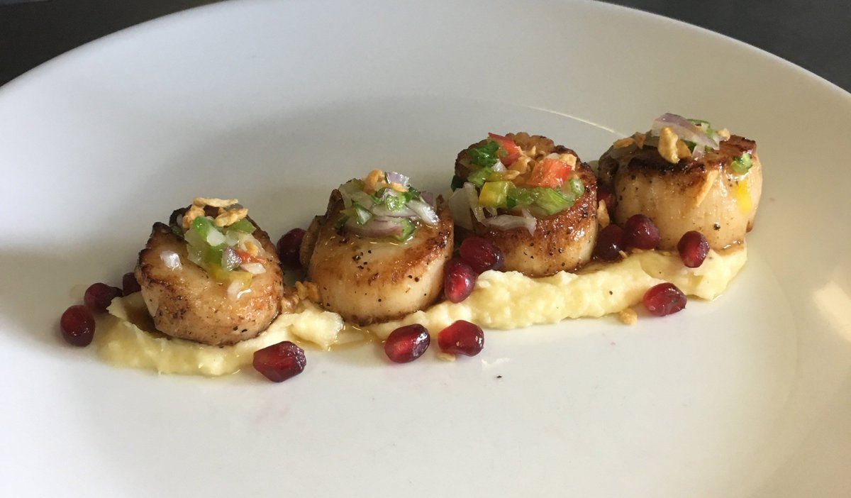ChelseaBrasseri's tweet photo. It's another alfresco day with the sun shining. Perfect reason for lunch sat outside enjoying our pan seared scallops here at @ChelseaBrasseri
#alfesco #food #foodporn #healthyeating #cheltenham #montpellier #cotswolds #chelseabrasserie https://t.co/9FsYy9jcV3