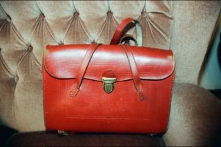 Das Hinterbliebene. Von und mit Vivianne Berg.
 Do, 10. Okt. 2019, 19 Uhr, bei RostundGold.ch, Uetlibergstr. 15. Plötzlich gilt es, die Wohnung einer Verstorbenen zu räumen. – Meinen Thek fand ich nach dem Tod meiner Mutter © VB, Pro Litteris
facebook.com/vivianne.berg.…