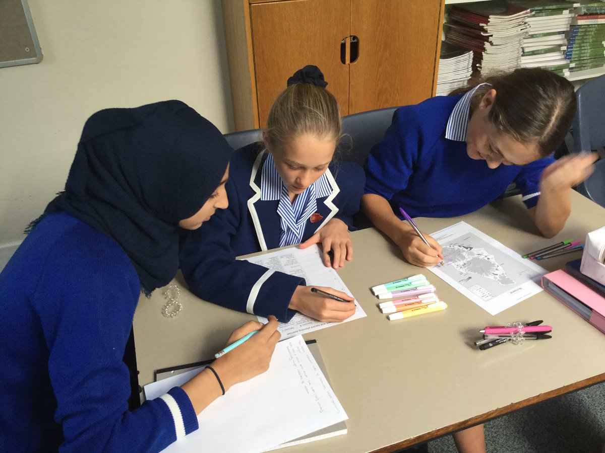 Year 9 Geographers managing the eruption crisis at Montserrat. Can they use #hpledu flexible thinking and VAA collaborative learning to successfully manage the crisis?
