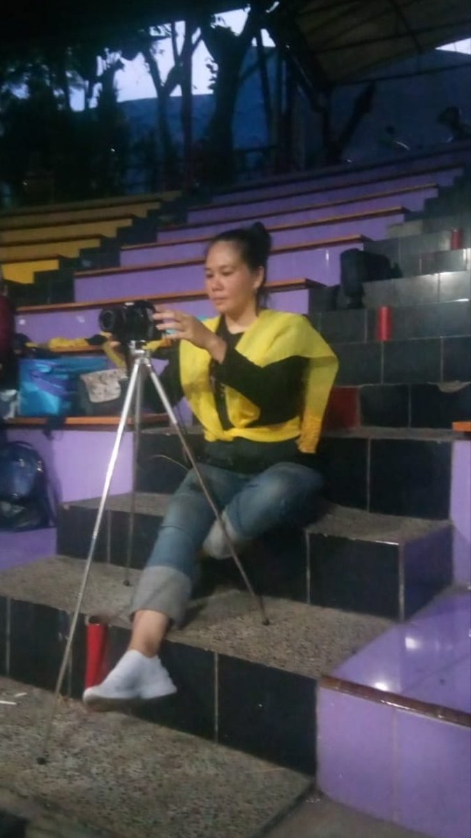 EndangRoes's tweet photo. Kita yang sudah tua-tua masih tertarik latihan menari. https://t.co/py8P7rr4w5