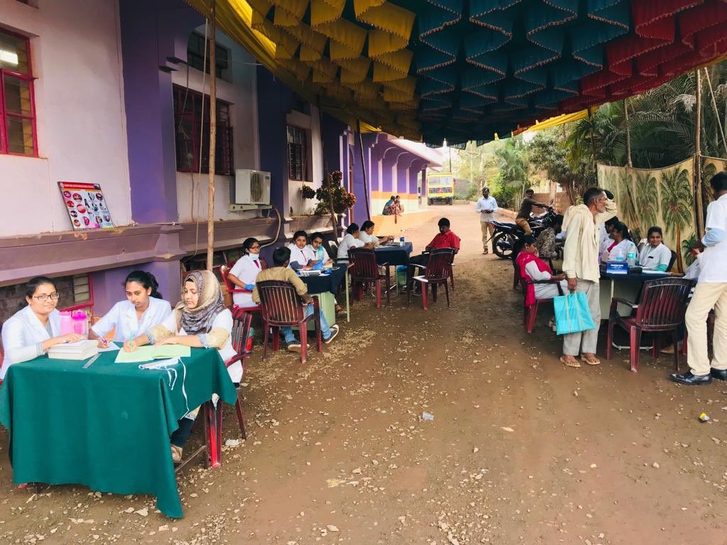 HKDETDENTALCOLL's tweet photo. #25th,26th,27th jan2019
#jathara camp @HKDETDENTALCOLL
#freedentalcamp #oralscreening #dentalcheckup #oralhealth https://t.co/uAxbjlokmC