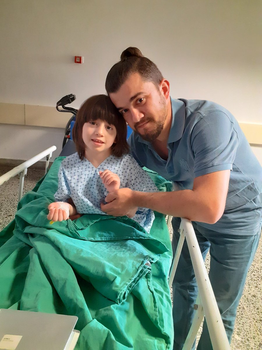 Arkadaslar kizimiz az once amaliyata girdi.