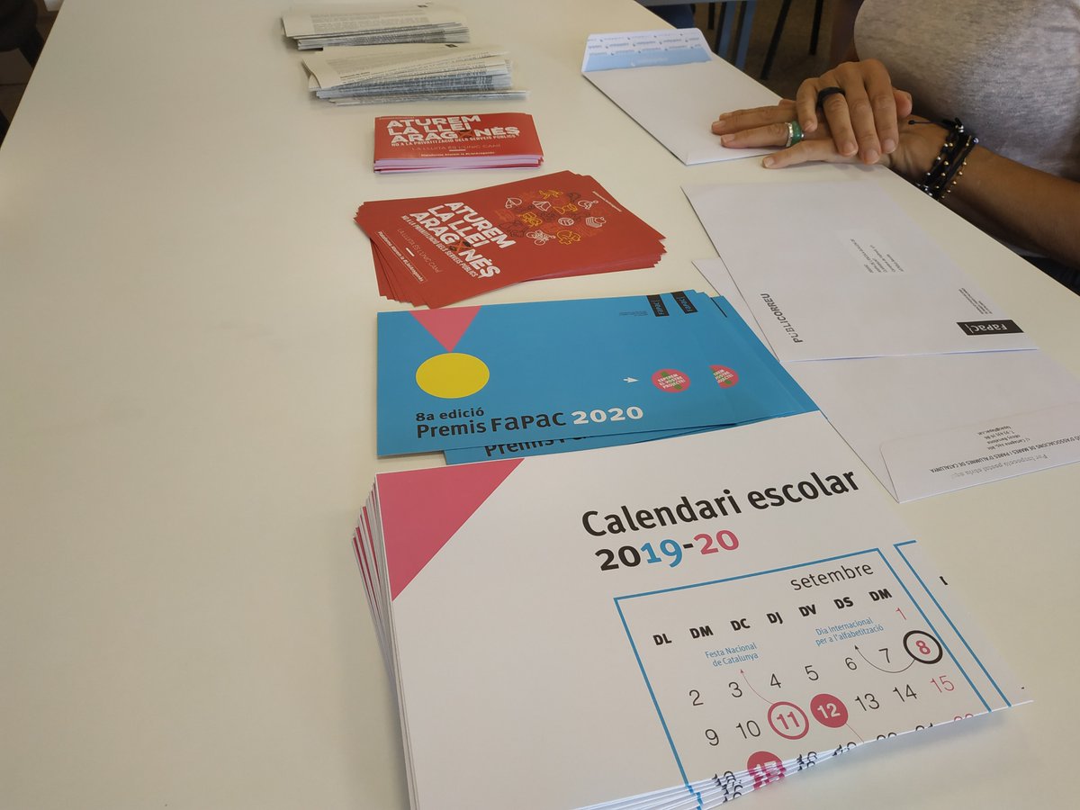 affac_cat's tweet photo. 👋Hola #AMPA/#AFA de #Catalunya
📨En breu rebreu la tramesa de la @FaPaCcat del curs 2019-2020.
Ja està de camí! 🚴♀️
Conté #calendari escolar, tríptic #PremisFapac2019, #AturemLleiAragonès i més informacions.
##EscolaPúblicaCatalana https://t.co/3M0FvuTQvl
