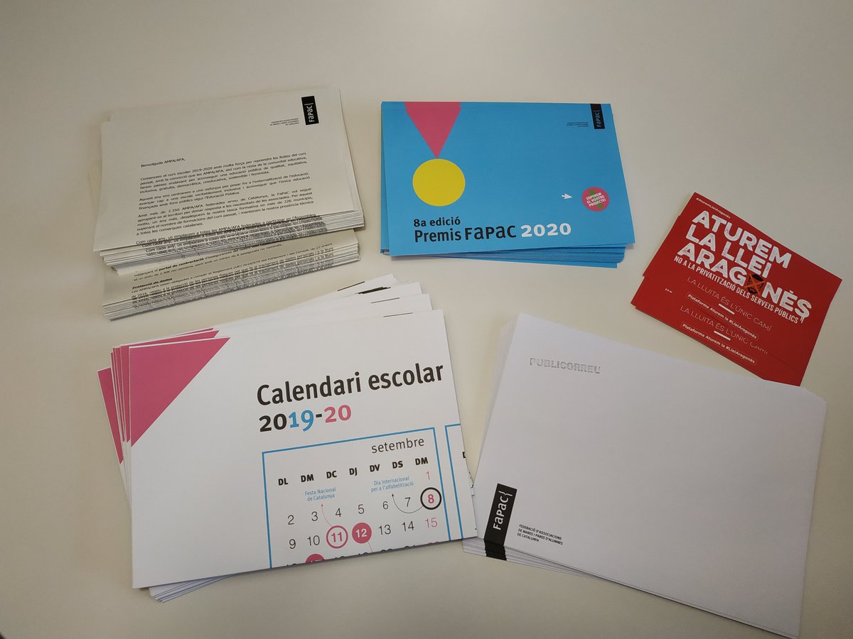 affac_cat's tweet photo. 👋Hola #AMPA/#AFA de #Catalunya
📨En breu rebreu la tramesa de la @FaPaCcat del curs 2019-2020.
Ja està de camí! 🚴♀️
Conté #calendari escolar, tríptic #PremisFapac2019, #AturemLleiAragonès i més informacions.
##EscolaPúblicaCatalana https://t.co/3M0FvuTQvl