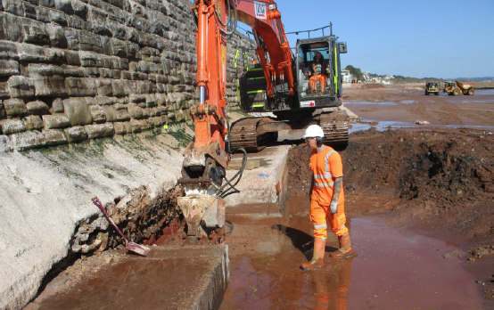 SouthWestRRP's tweet photo. 👷♂️🏗️Since work restarted at #Dawlish on 9 Sept, we've been busy excavating the toe of the sea wall in sections, creating temporary bays within which concrete can be poured to create foundations for the new sea wall. We're progressing well, but there's still a way to go. 🚄#SWRRP https://t.co/yFXRCHkRSK