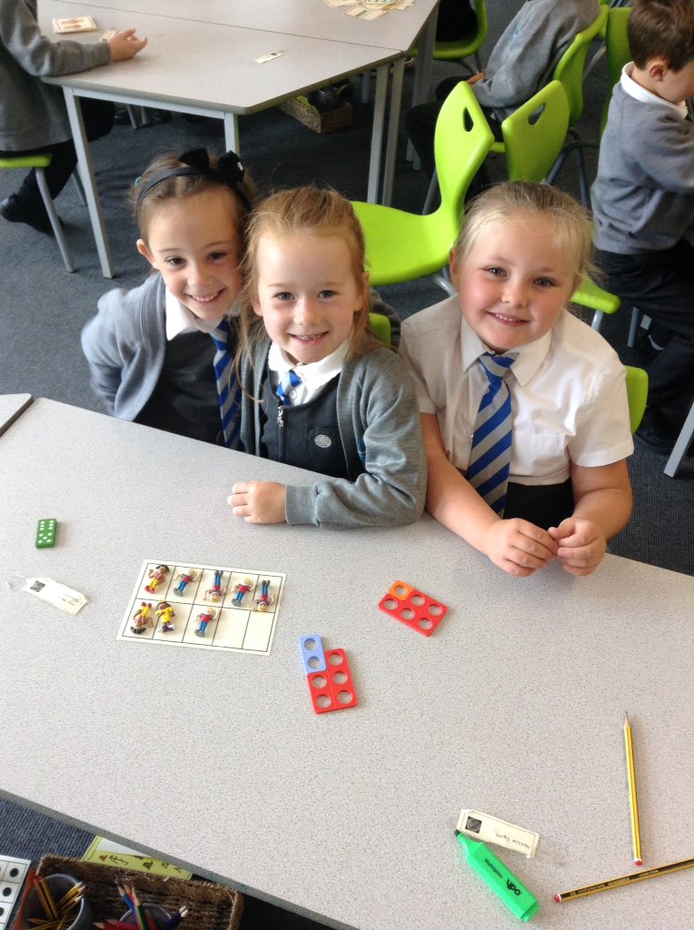 DeePointPrimary's tweet photo. Moon class have had so much fun in maths this morning #handsonmaths #makingnumbers #subitising https://t.co/dpQe1a6Rcl