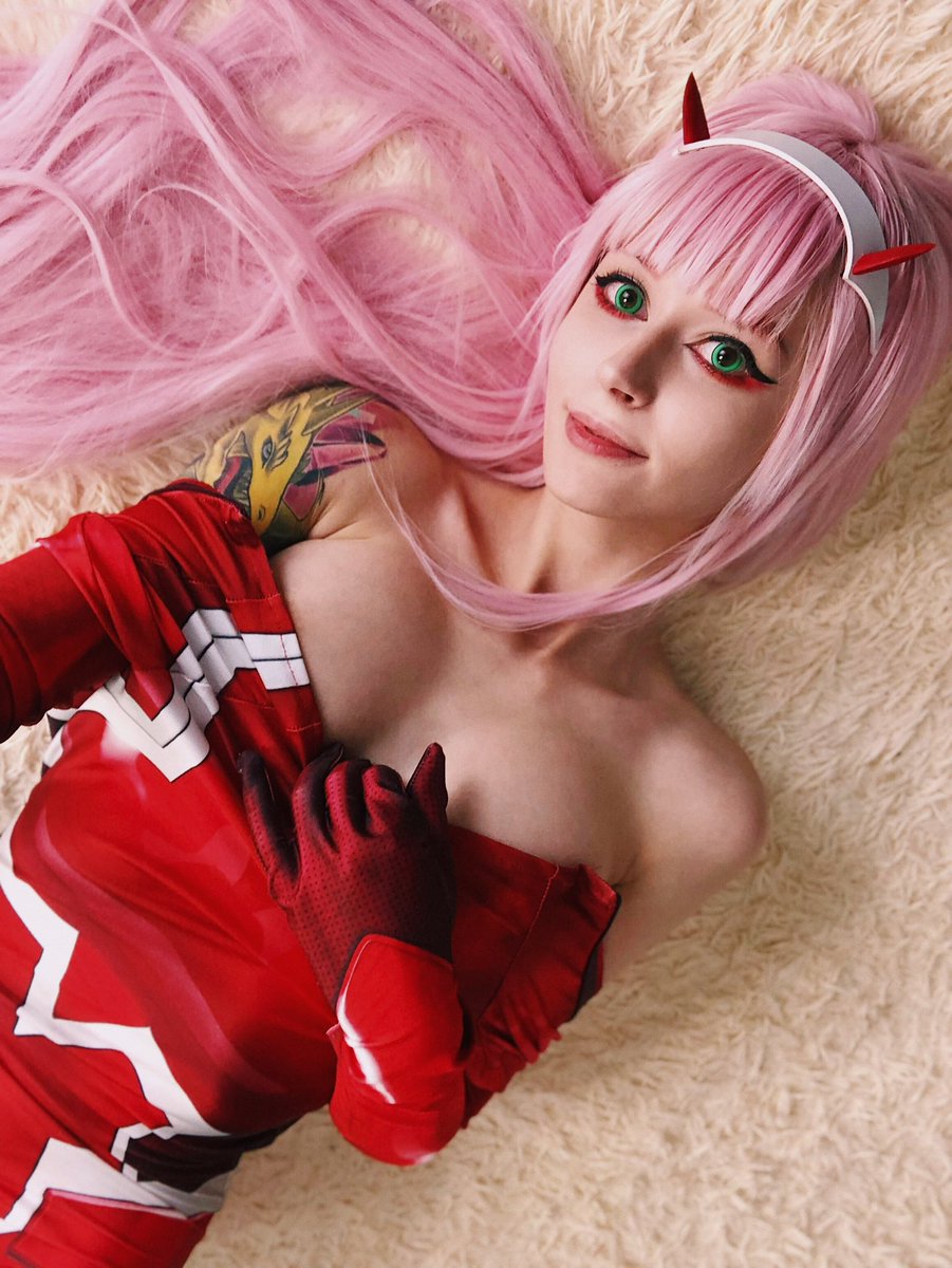 lure_lady's tweet photo. Let’s hit 1000 RETWEETS and I will show you Zero Two’s nudes❤️ https://t.co/4CTVOwY0q3