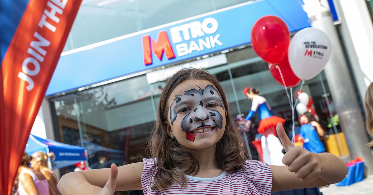 MellSquare_UK's tweet photo. This weekend, @Metro_Bank is opening a brand-new store in Mell Square. To celebrate the opening, the Bank will be hosting a huge two-day grand opening party and is inviting the whole town to join in the fun! ๐ https://t.co/8z8amKJTWV
#WelcomeToSolihull #MBSolihullGO https://t.co/UI7a4zE3RJ
